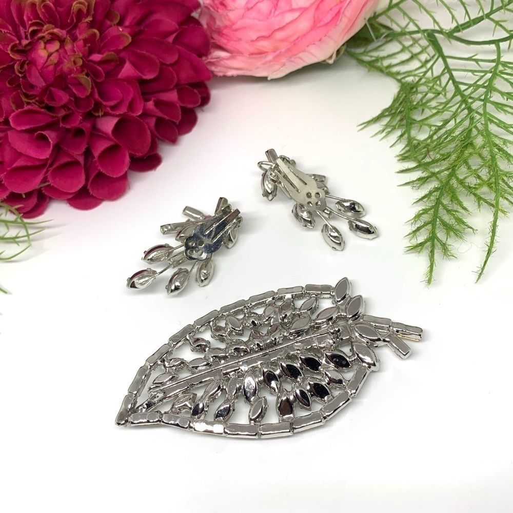 VINTAGE⚜️ART DECO Baguette Crystal Brooch & Clip Earrings Set - Picture 8 of 10